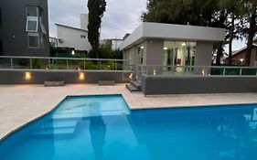 Departamento nuevo con seguridad y pileta ,en villa allende a 15 del centro de Córdoba